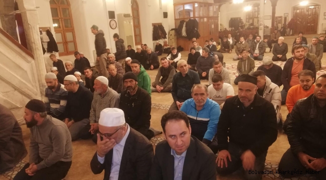 BOLVADİN MERKEZ CAMİİ’NDE MANEVİ PROGRAM