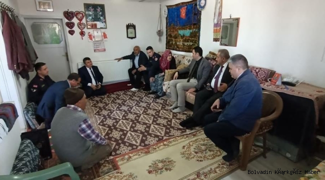 BOLAT ŞEHİT YAKINLARINI ZİYARET ETTİ