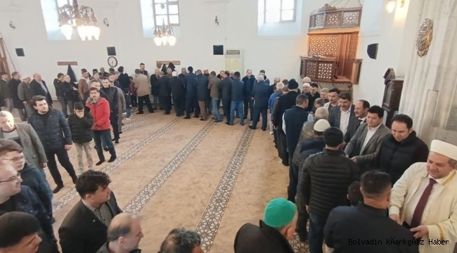 BOLVADİN ÇARŞI CAMİİ’NDE BAYRAMLAŞILDI