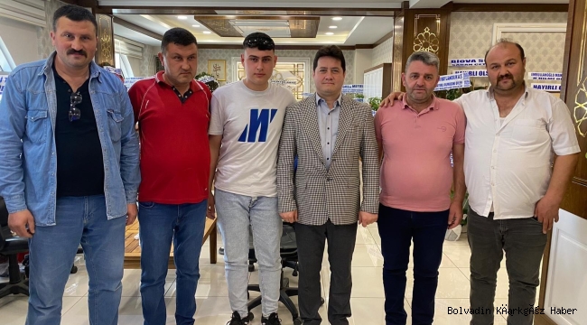 DERVİŞ AYNACI’YI HALK BAĞRINA BASTI!