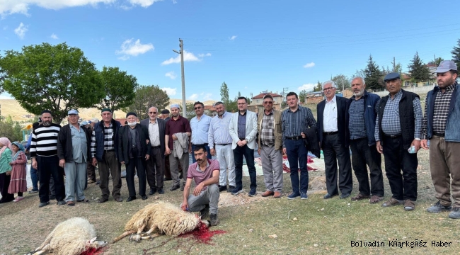 KURUCUOVA’DA YAĞMUR DUASINA KATILDILAR