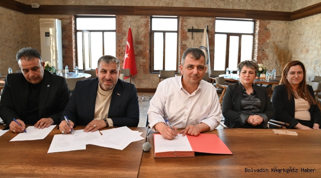 SERKAN KOYUNCU ÇALIŞANLARIN İKRAMİYELERİNİ YATIRDI