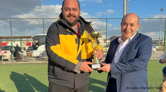 SÜREYYA GÜVENİR’E TEŞEKKÜR EDEREK AYRILDI