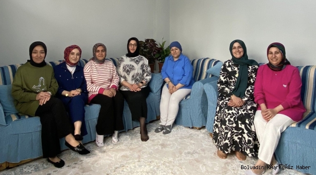 AK PARTİ BOLVADİN KADIN KOLLARI SAHADAN AYRILMIYOR