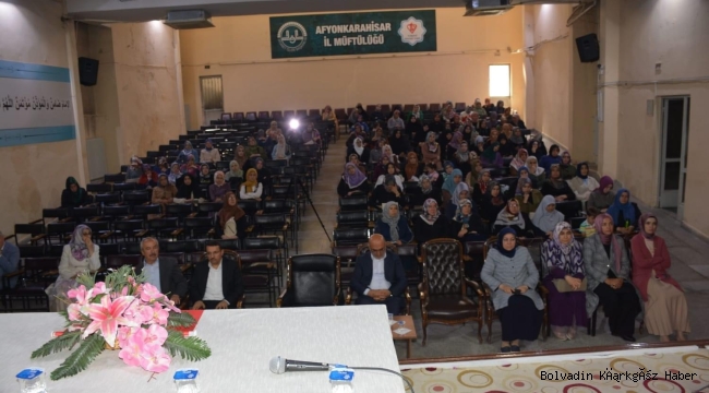 SAVAŞ GÖÇ VE AİLE KONULU KONFERANS DÜZENLENDİ