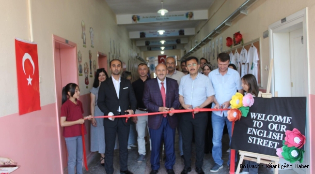 BOLVADİN’DE İNGİLİZCE SOKAĞI AÇILDI