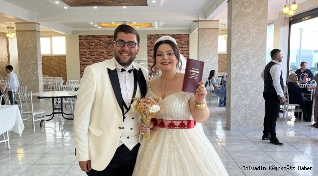 Gök Çiftine Mutluluklar Dileriz