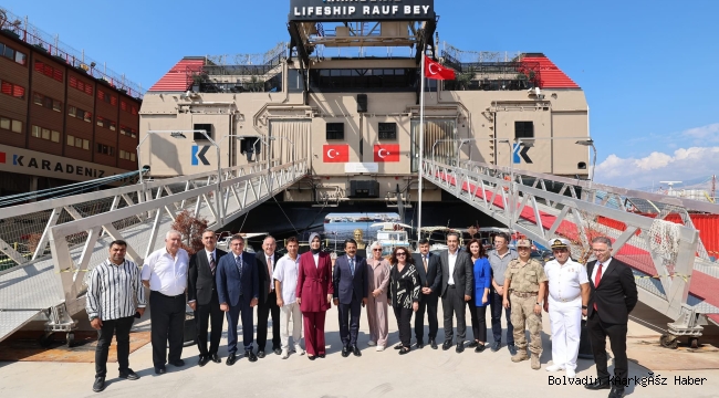 Vali Yiğitbaşı Karadeniz Lifeship Rauf Bey Gemisini Ziyaret Etti