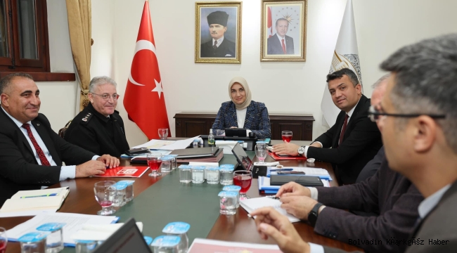 Afyonkarahisar Valisi Doç. Dr. Kübra Güran Yiğitbaşı Toplum Sağlığı Toplantısı Gerçekleştirdi