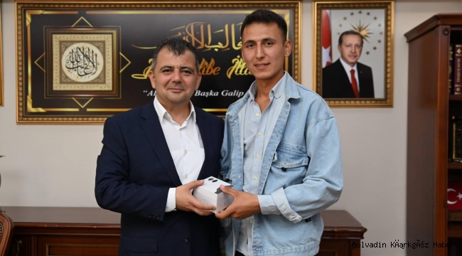 DGS’de Başarılı Oldu! Serkan Başkan’a Koştu