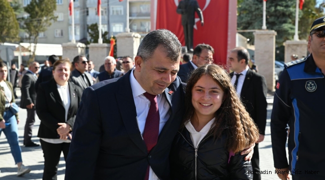 Emirdağ’da Cumhuriyet Bayramı Tören Sunma Etkinliği Gerçekleştirildi