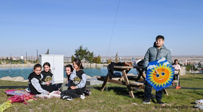 Millet Bahçesi'nde Uçurtma Etkinliği
