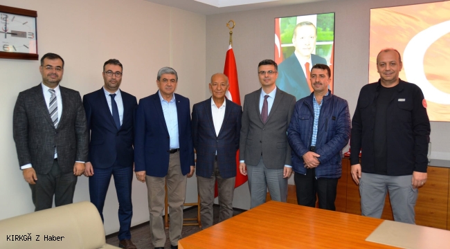Afyonkarahisar İl Sağlık Müdürlüğü'nden Emekli Personele Teşekkür Plaketi Takdim Edildi