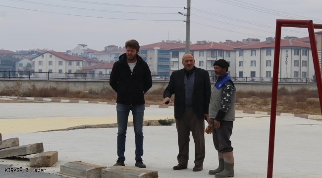 Bolvadin İlçe Milli Eğitim Müdürü Derviş Özçal'dan Şehit Carullah Kalkan Ortaokulu'na Ziyaret