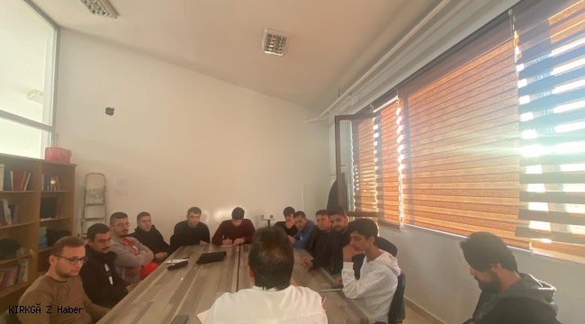 Kur’ansız Olmayın Kur’an Siz Olun!
