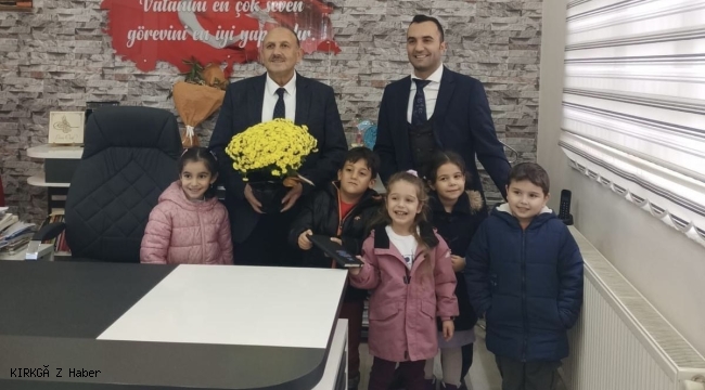 Minik Öğrencilerden Öğretmenler Günü’ne Anlamlı Ziyaret