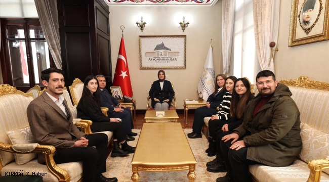 Afyonkarahisar Valisi Yiğitbaşı, Basın Kartı Almaya Hak Kazanan Gazetecileri Ağırladı