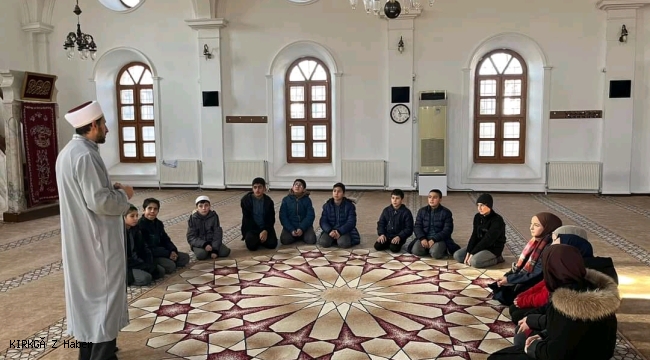 Bolvadin'de Öğrencilere Tarihi ve Kültürel Gezi: Çarşı Camii Ziyareti