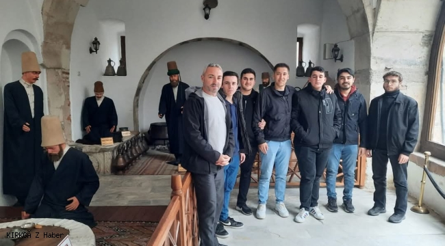 KYK Tınaztepe Yurdu Öğrencileri, Mevlana Haftası Kapsamında Mevlevi Camii ve Türbesini Ziyaret Etti