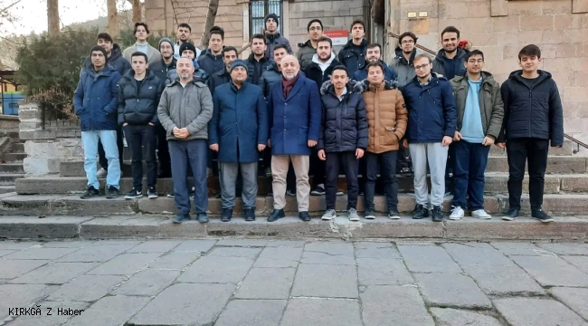 Üniversite Öğrencileri Mevlevi Camii’nde Sabah Namazında Buluştu