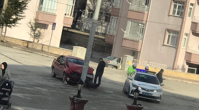 Afyonkarahisar’da Direğe Çarptı! Sonra Bakın Ne Oldu?