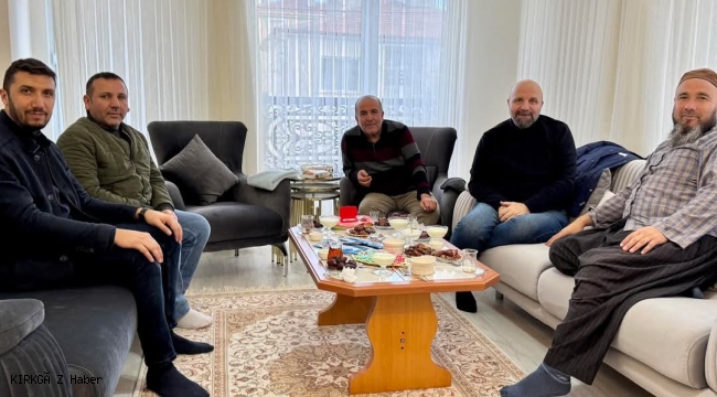 Ak Parti Bolvadin İlçe Teşkilatı, Umreden Dönen Vatandaşlarını Ziyaret Etti