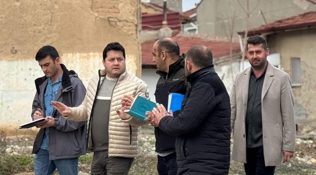 Başkan Derviş Aynacı Bolvadin'de Cadde Cadde Geziyor