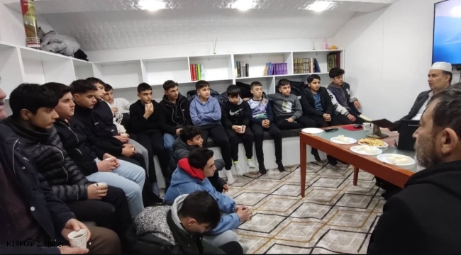 Bolvadin&#039;de Gençlik Buluşmaları: İlçe Müftüsü Resul Arıcı Gençlerle Bir Araya Geldi