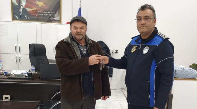 Emirdağ’da Bulunan Kayıp Anahtar Sahibine Teslim Edildi