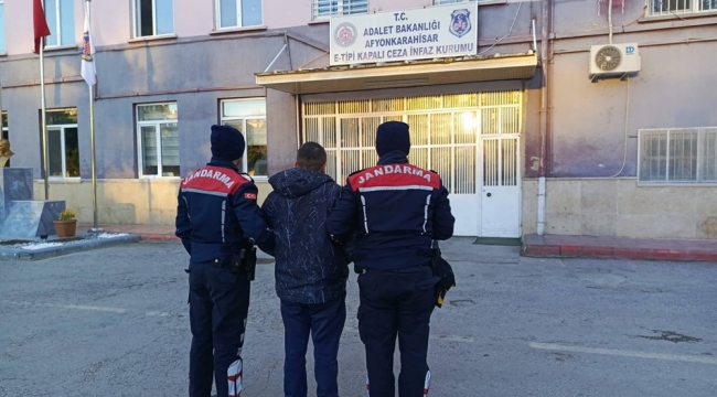 Hırsızlık ve Yaralama Suçundan Aranıyordu! Yakalandılar!