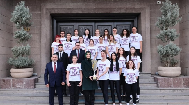Afyon'da Şampiyon Olmuşlardı! Vali Yiğitbaşı'ndan Özel İlgi