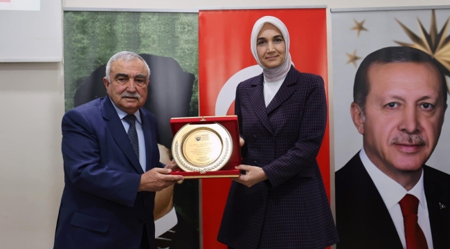 Afyonkarahisar Valisi Kübra Güran Yiğitbaşı’na Kültür, Sanat ve Eğitim Ödülü
