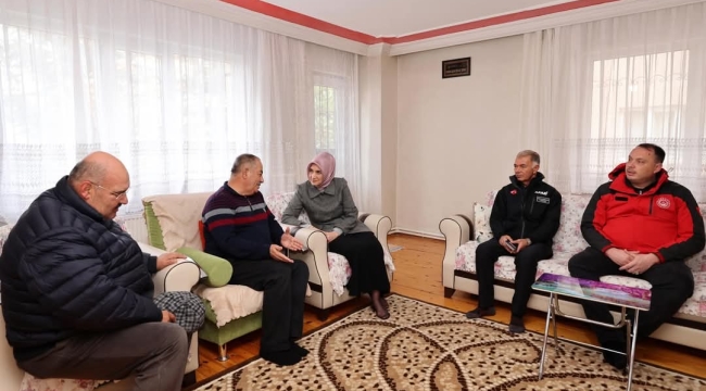 Afyonkarahisar Valisi Yiğitbaşı, Depremzede Aileleri Ziyaret Etti