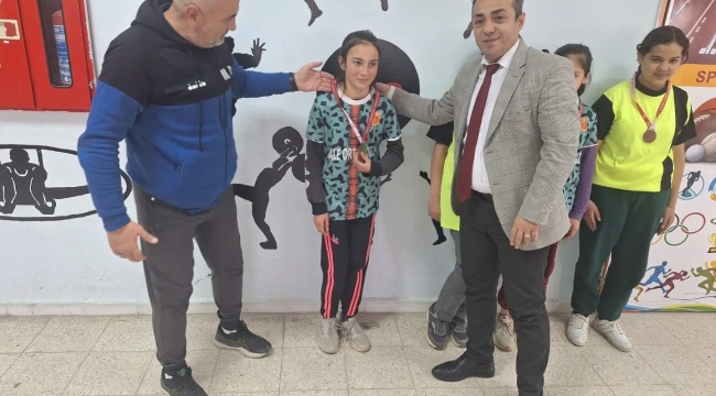 Çobanlar'da Masa Tenisi Heyecanı: ÇEKAP Turnuvası Tamamlandı