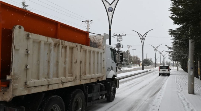Emirdağ'a Kar Yağıyor