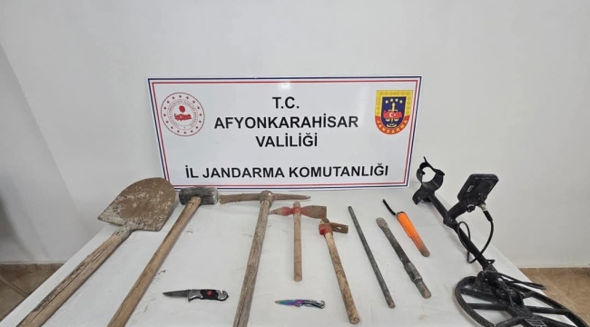 Emirdağ’da Kaçak Kazı Operasyonu: 3 Kişi Suçüstü Yakalandı
