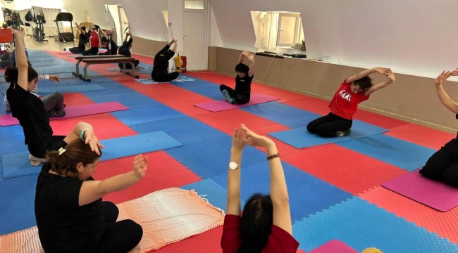 Emirdağ’da Yoga Yapıyorlar