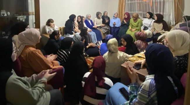 Afyon'da Gençlere Özel Teravih Namazı Programı Düzenlendi