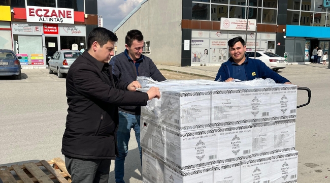 Afyon'da Muhtar Akyıldız'dan 250 Ramazan Paketi Desteği