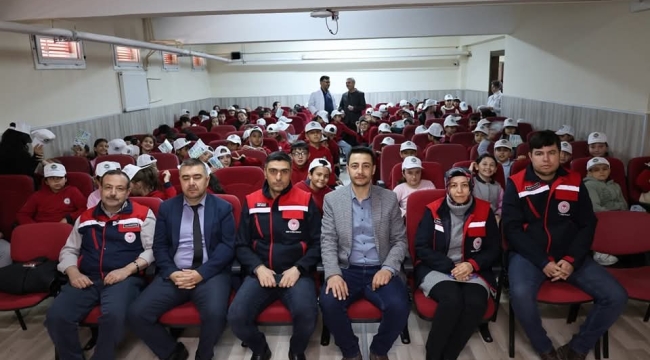 Afyonkarahisar’da Öğrencilere Organik Tarım Eğitimi Verildi