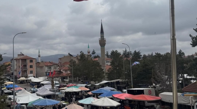 Bayat'ta İlginç Gelenek! Cuma Günü İndirim Yapıyorlar