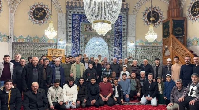 Bolvadin'de Gençler Artıyor! Teravih Namazına Katılım
