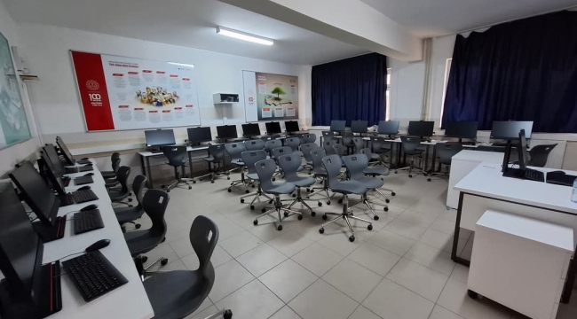 Çay İmam Hatip Ortaokulu’nda Yeni Bilgisayar Sınıfı Kuruldu