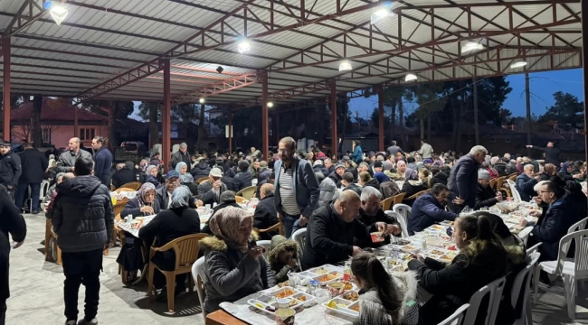 Dazkırı'da Köylü Kendi İmkanlarıyla İftar Verdi