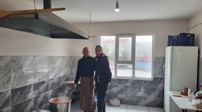 Kemerkaya Köyünde Vatandaşlara İftar Yemeği Veriliyor