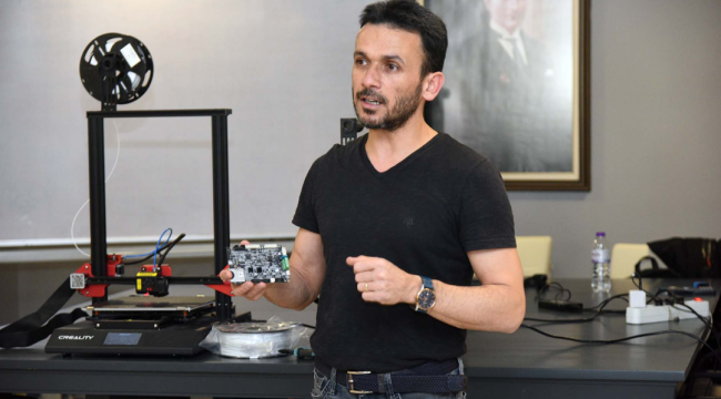 Afyon Kocatepe Üniversitesi’nde 3D Yazıcılar İçin Modelleme ve Analiz Eğitimi Düzenlendi