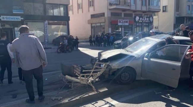 Afyonkarahisar'da Trafik Kazası: Eski Devlet Hastanesi Karşısında Maddi Hasarlı Kaza