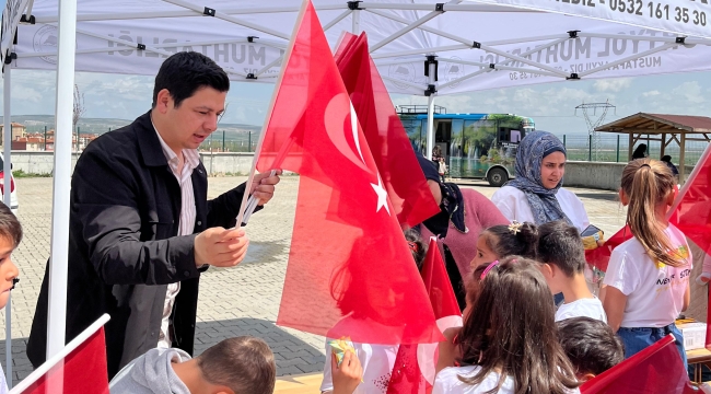 Afyonlu Muhtar Akyıldız Çocukların 23 Nisan'ını Kutladı