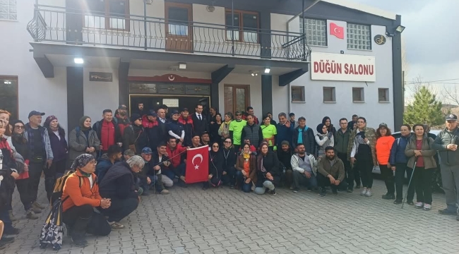 Çay İlçesinde Dağcılık Kulübü Üyeleri İnli Köyünü Böyle Memnun Etti