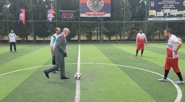 Afyon’da İmamlar Sahada! 14 İlçeden Takımın Katıldığı Futbol Turnuvası Başladı